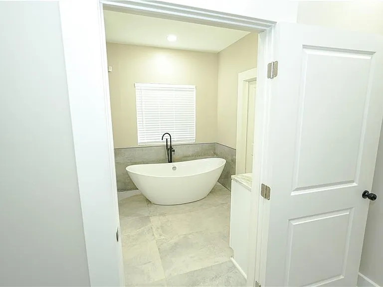 1452 Lockwood Dr SW — Photo 32