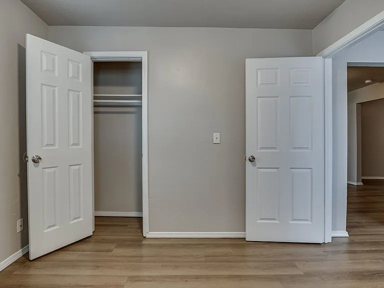 1005 SW 63rd St — Photo 30