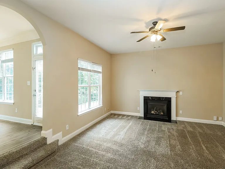 10023 Montrose Dr NW — Photo 9