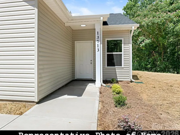 962 S Hoskins Rd, Charlotte, NC 28208