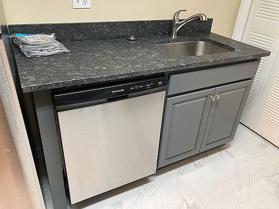 5th image of 1130 Summit North Dr NE #1130