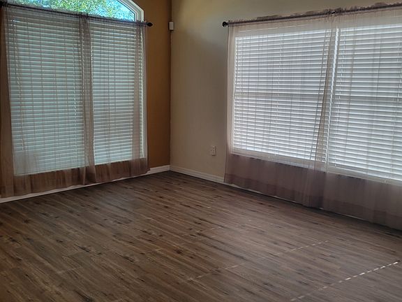 2nd image of 1324 Franford Dr
