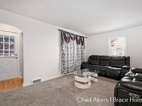 5th image of 2924 Union Ave SE