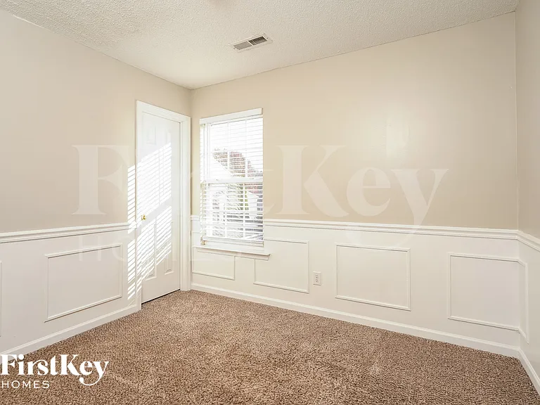 4145 Crestwood Cir — Photo 15