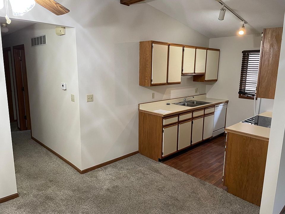 2nd image of 3101 Wildbriar Ln