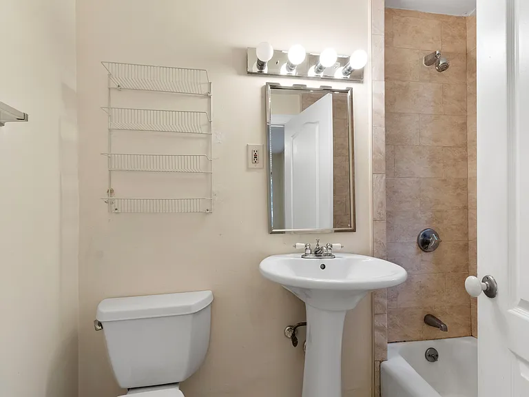 315 Tappan St #1 — Photo 23