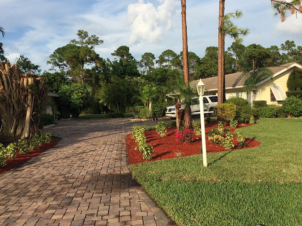 1st image of 475 NE Bayberry Ln