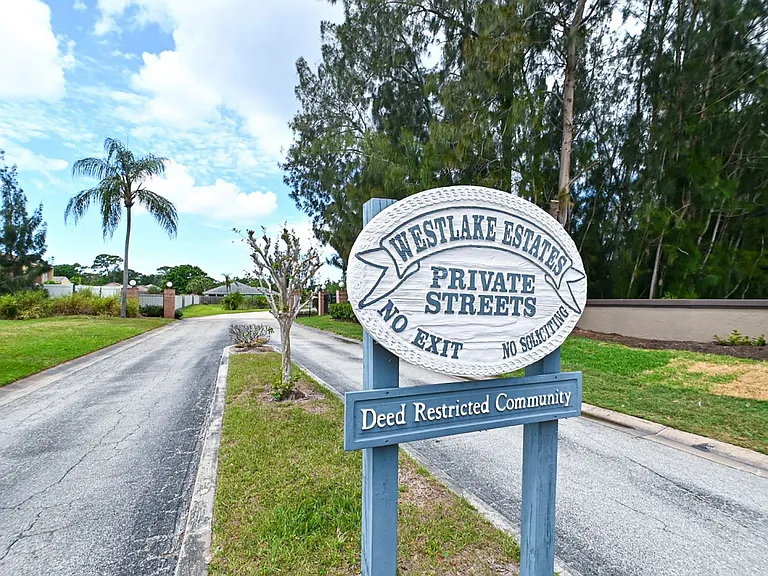 5462 Creeping Hammock Cir — Photo 45