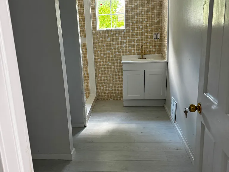 715 Mulberry St — Photo 3