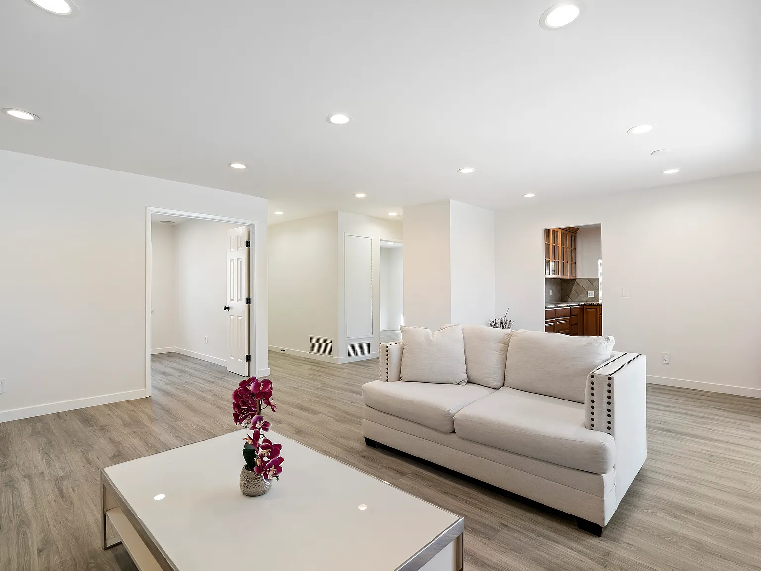 3 bed, 1500 sqft, $4,500 — Photo 3