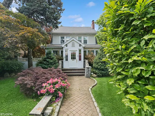 3604 210th St, Bayside, NY 11361