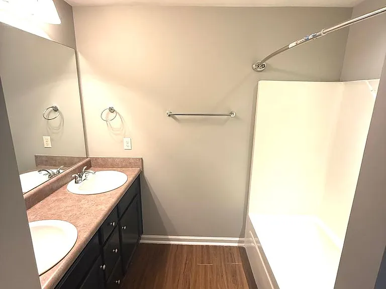 6320 Burbank Crossing Loop — Photo 9