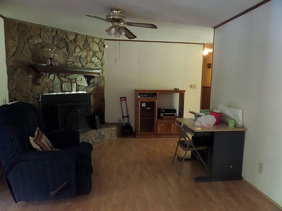 4th image of 137 Huxley St