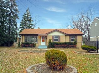 2552 Central Rd, Glenview, IL 60025