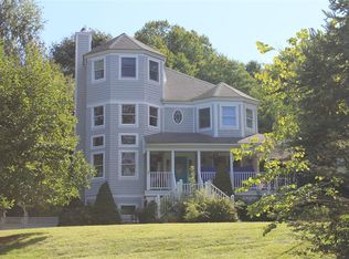 100 Gondola Ave, Jamestown, RI 02835