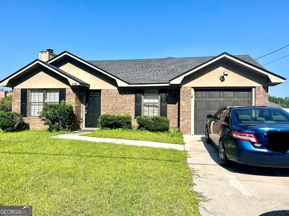 756 Wallace Martin Dr, Hinesville, GA 31313