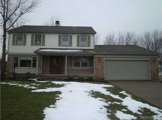 24 Tanglewood Dr, Lancaster, NY