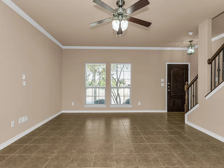 4924 Stray Creek Ln — Photo 6