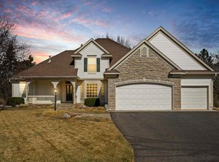 470 Harbor Ct, Shoreview, MN 55126