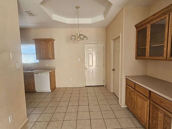 3rd image of 1012 Cedarwood Dr APT 3