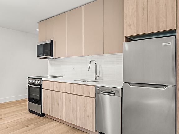 2nd image of 91 Bruckner Blvd #109
