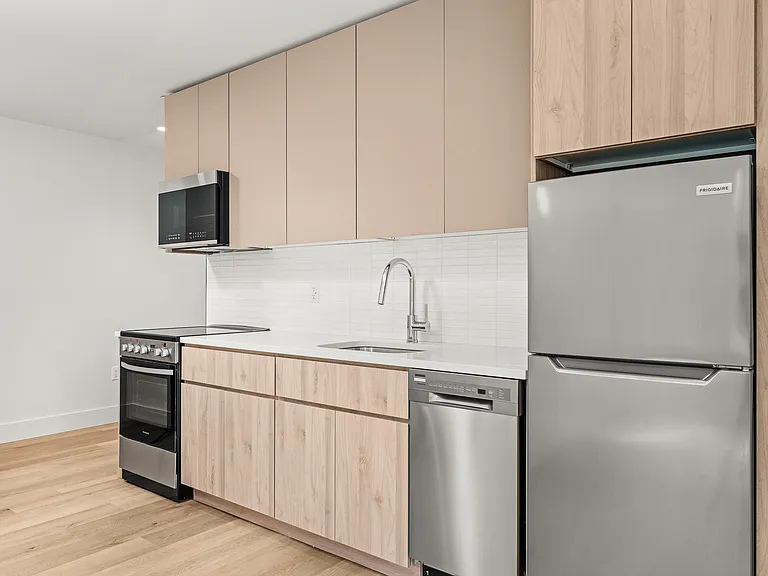 91 Bruckner Blvd #109 — Photo 2
