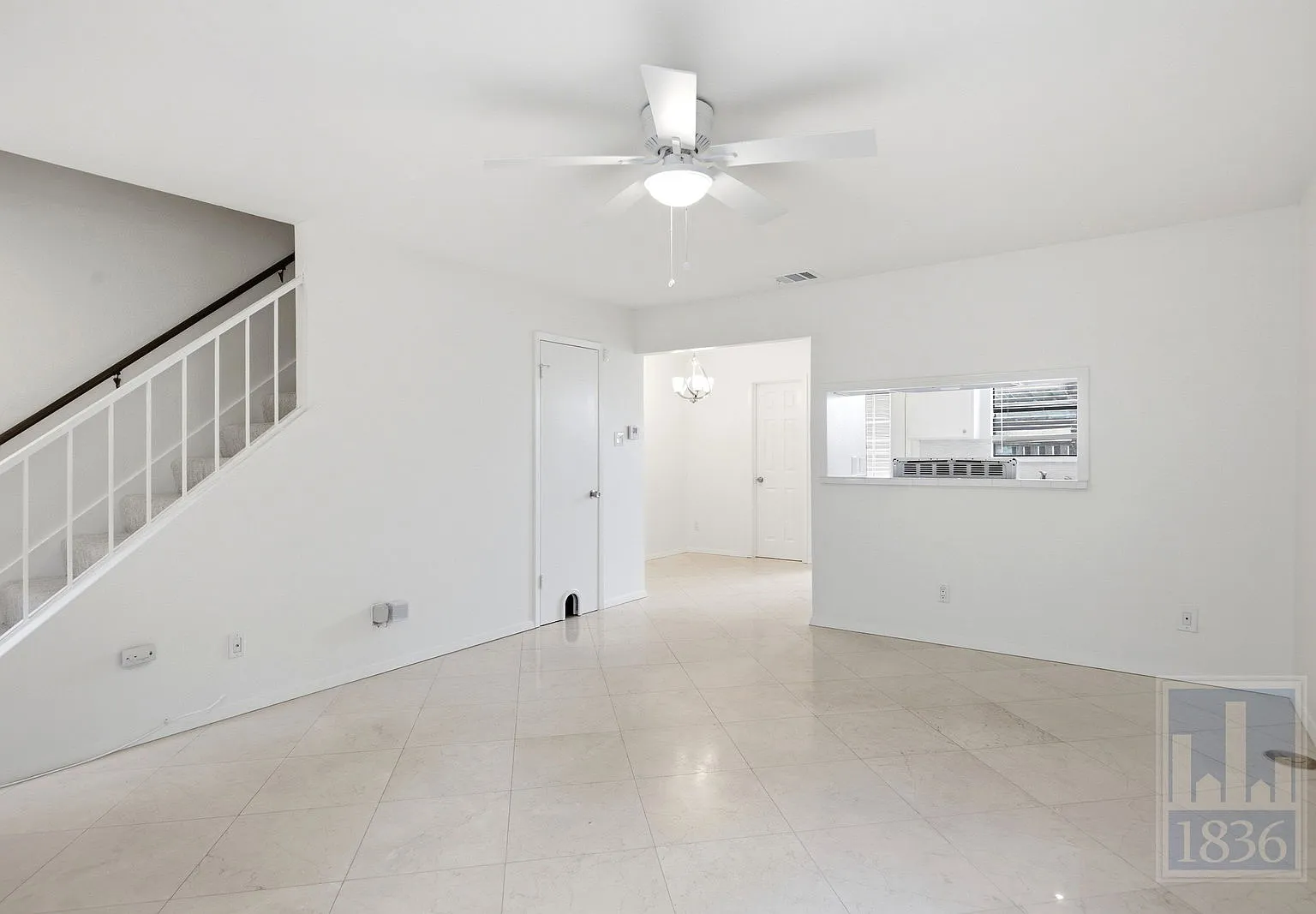2 bed, 1.5 bath, 968 sqft, $1,300 — Photo 4