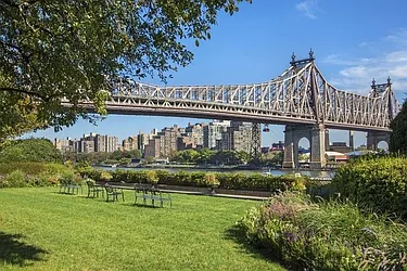 Rented by R New York