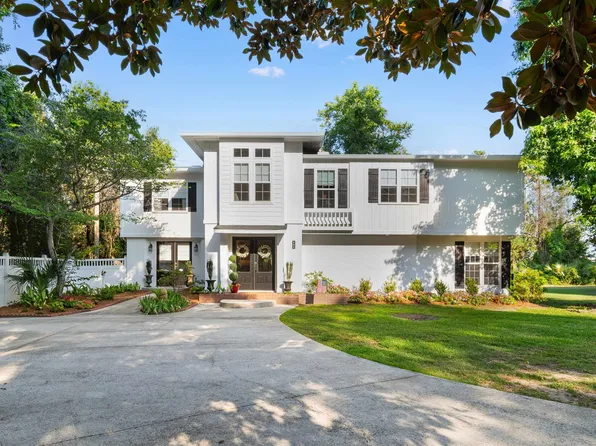 105 Midway Dr., Pawleys Island, SC 29585