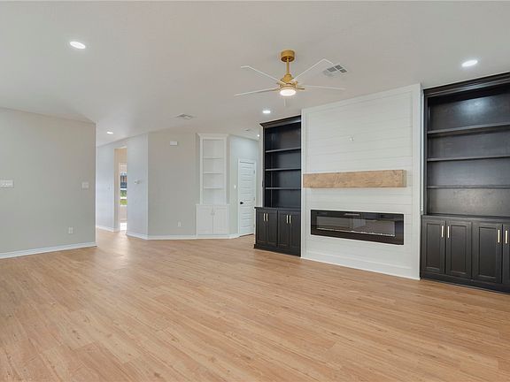 3rd image of 1614 Robeson St