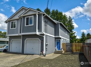 207 Centre St N, Rainier, WA 98576