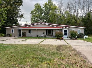 207 S Gordon Rd, Scottville, MI 49454