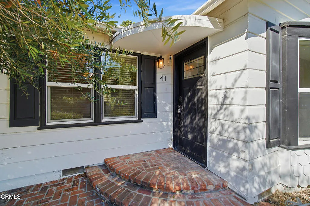 2 bed, 1.0 bath, 1122 sqft, $4,000 — Photo 3