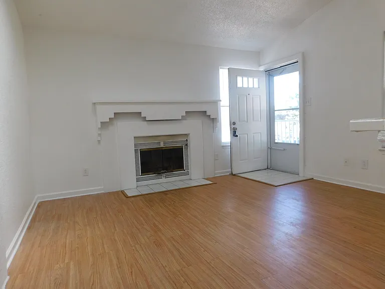 603 Spirit Ct #1 — Photo 5