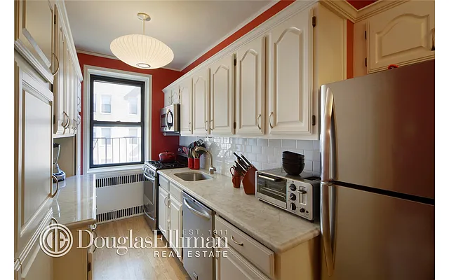 Sold by Douglas Elliman | media 27