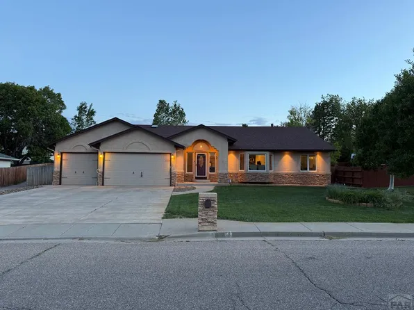 200 Bridle Trl, Pueblo, CO 81005