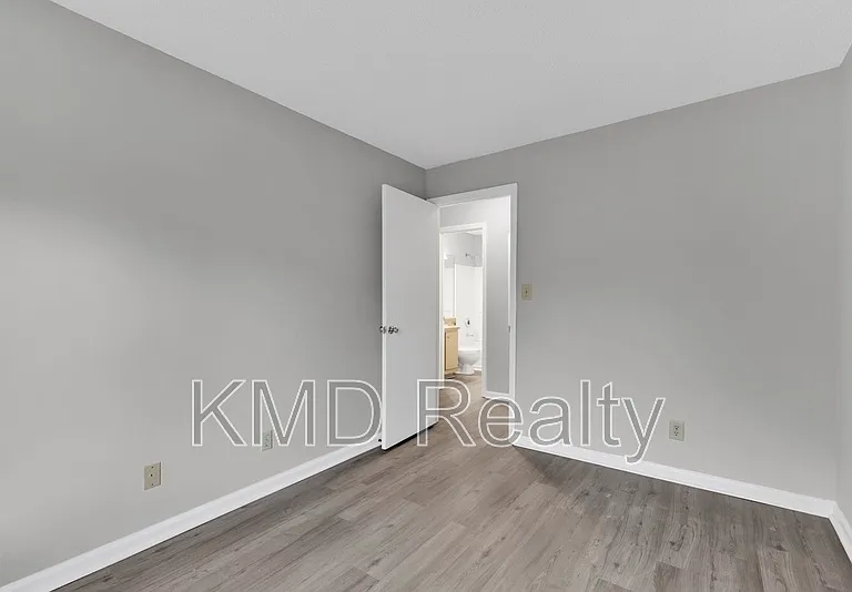 9531 University Terrace Dr #E — Photo 8