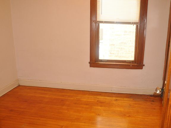 5th image of 4739 N Albany Ave