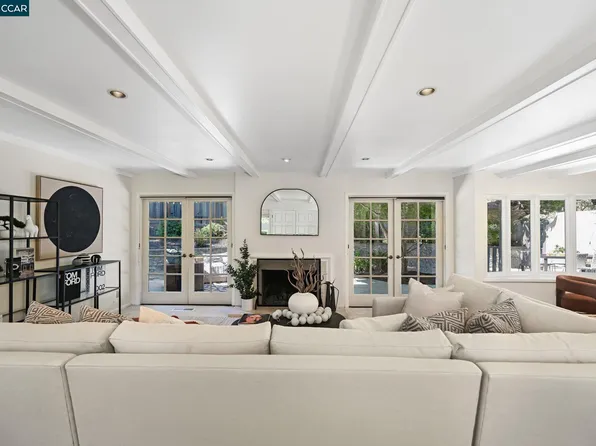 4 Burnt Oak Cir, Lafayette, CA 94549