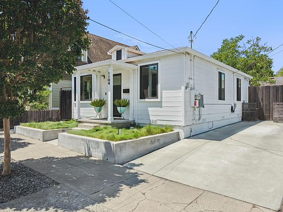 5th image of 1104 F Street