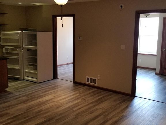 4th image of 606 1/2 Cherokee St APT 2