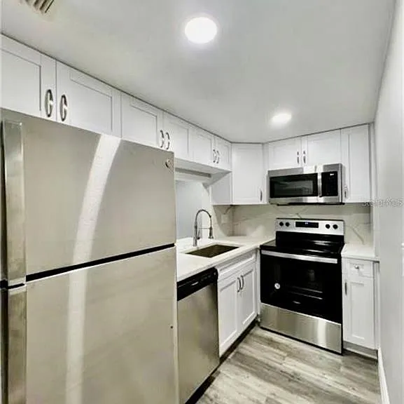 7108 Waterside Dr — Photo 2