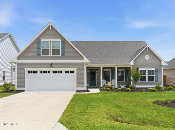 305 W Weatherbee Way, Hampstead, NC 28443