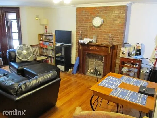 LIVING_ROOM_2