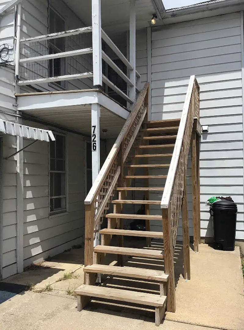 726 Lincoln Way East — Photo 2