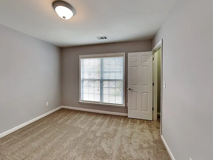 755 Earlham Dr — Photo 18