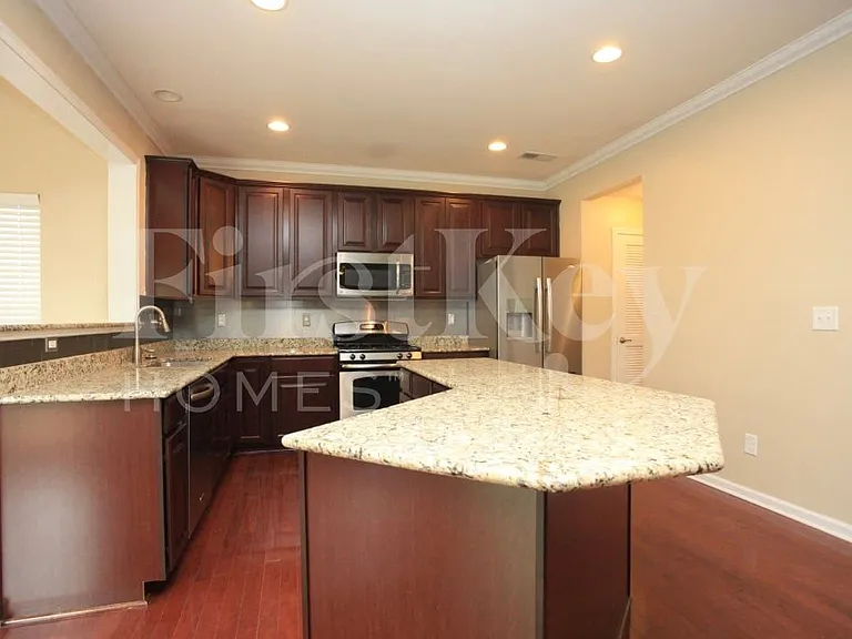 3009 Fallondale Rd — Photo 2