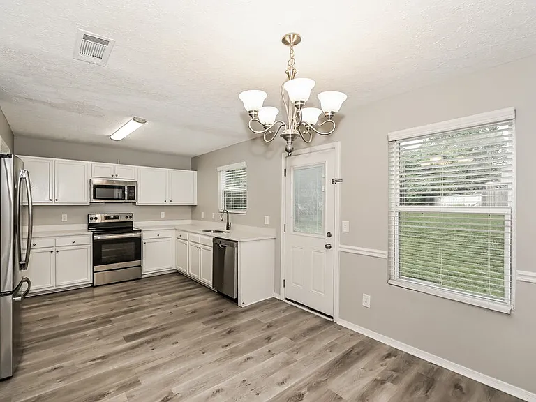 807 General Barksdale Dr — Photo 6
