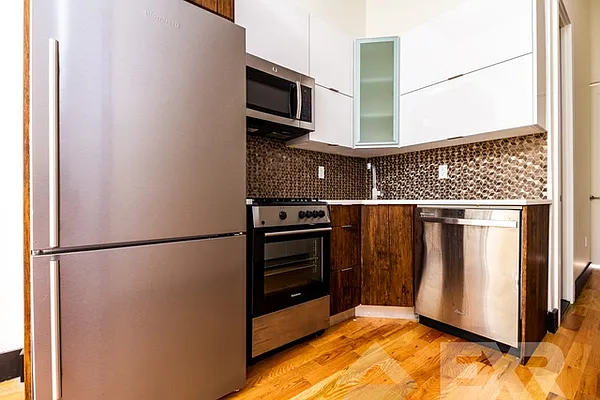 Rented by EXR | media 4