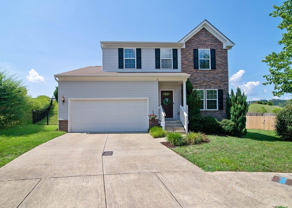 1st image of 509 Lyndeboro Ct